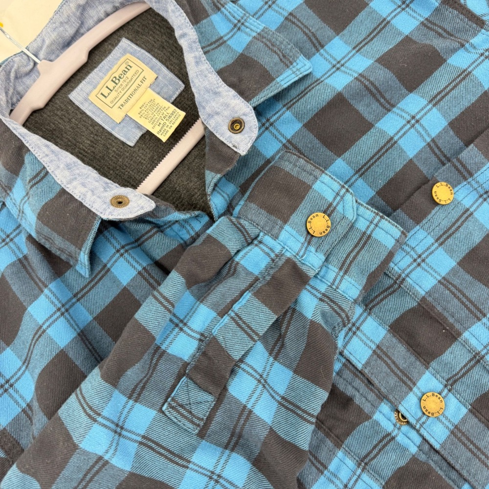 L.L. Bean Shirt Jacket Mens M-Tall Blue Black Plaid Lined Snap Excellent